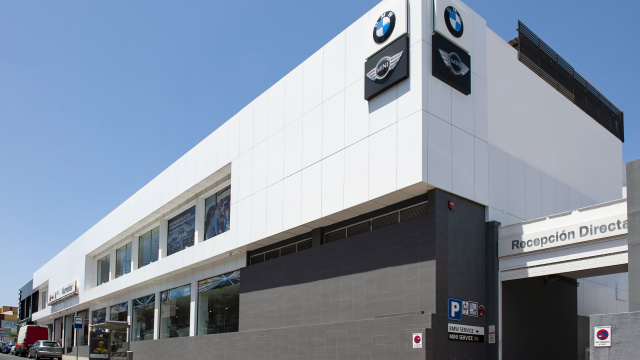 BMW CAR DEALER