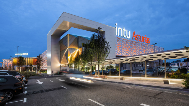 INTU SHOPPING CENTRE