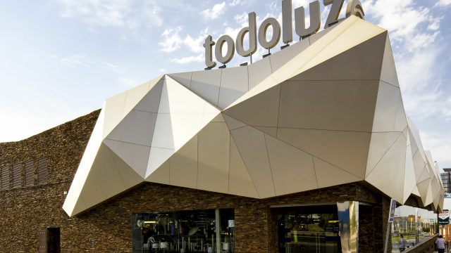 TODOLUZ | COMMERCIAL BUILDING